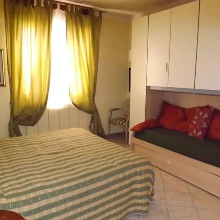 La Casa Di Zia Lina Bed & Breakfast 3*